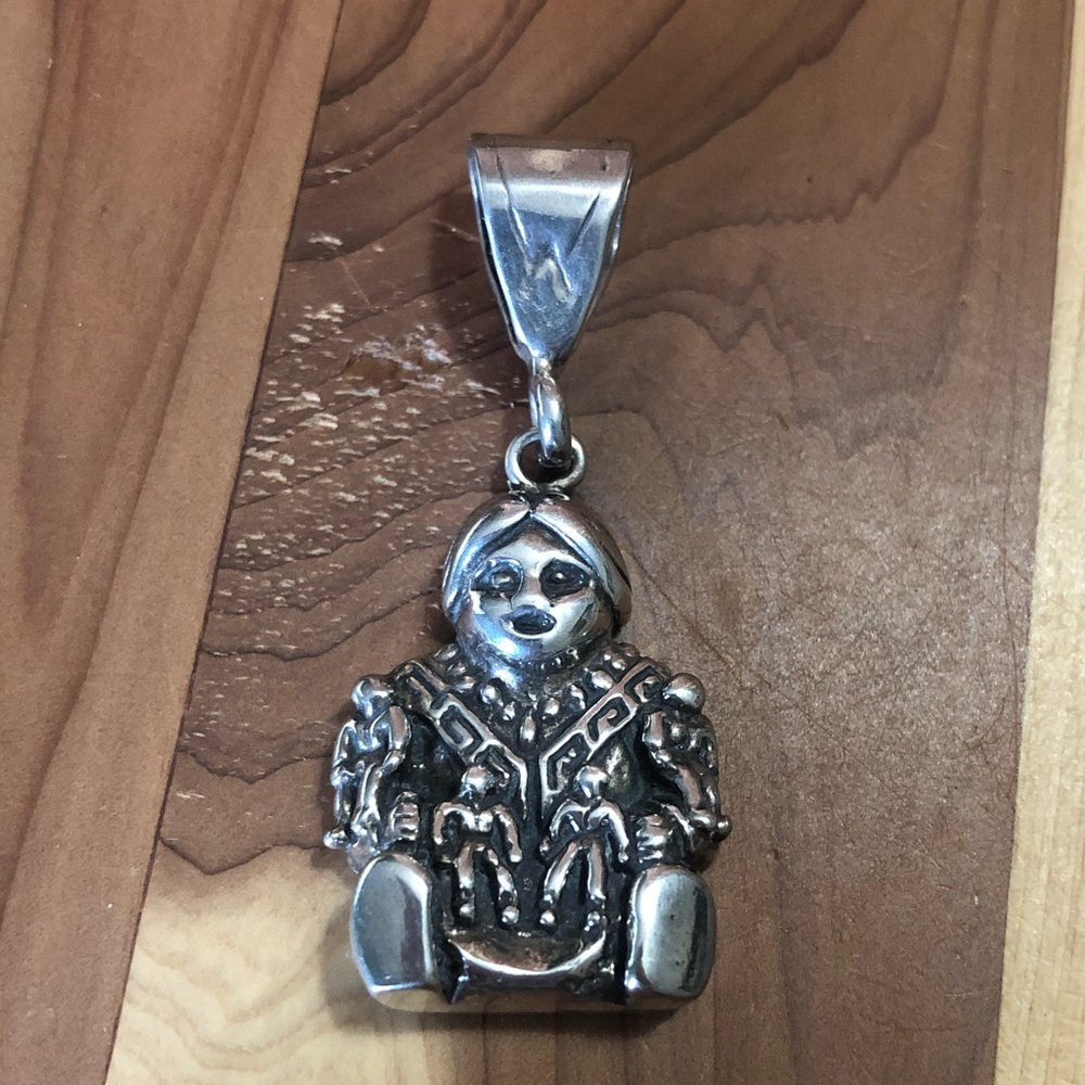 Mother and children pendant